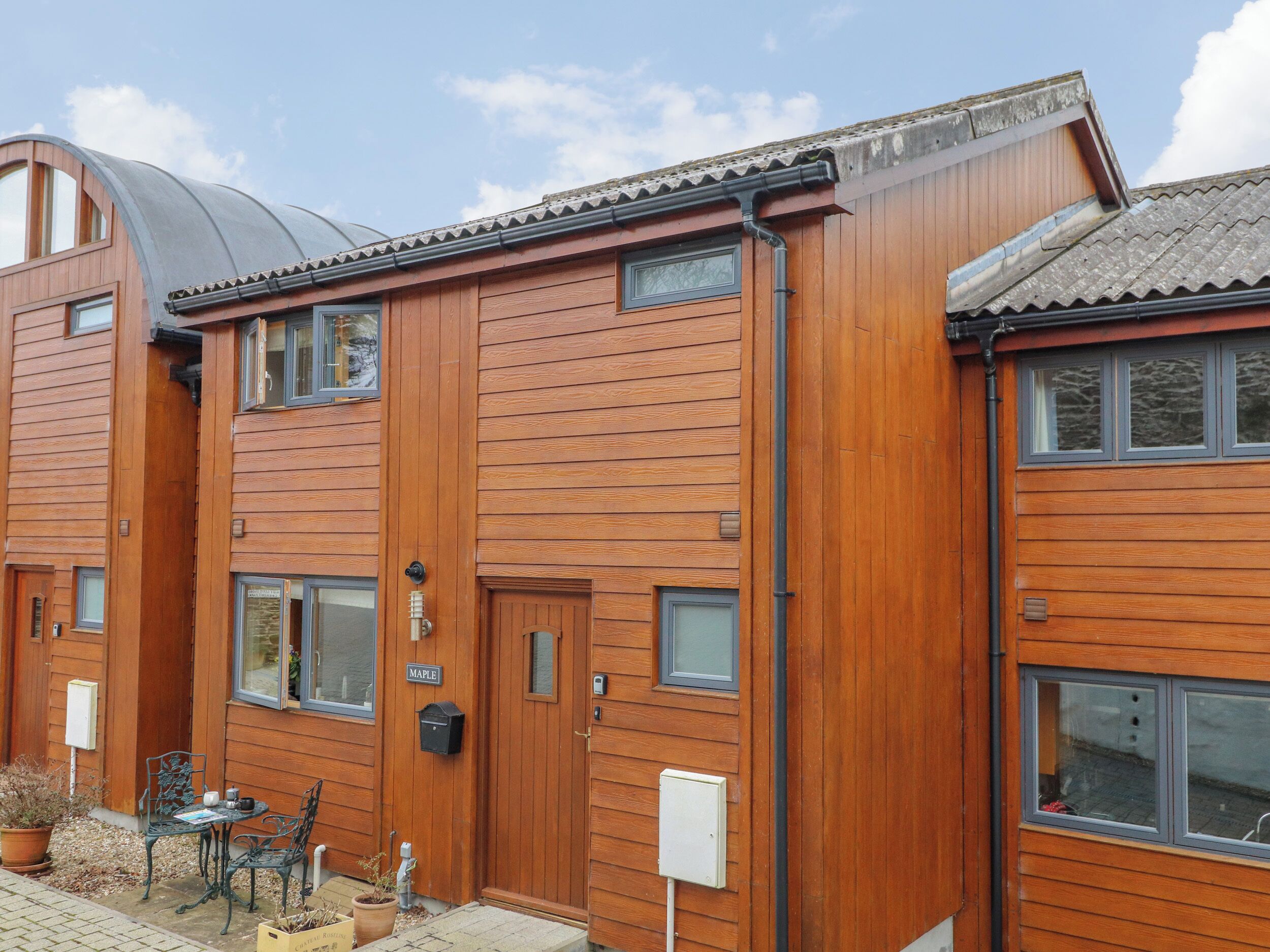 平房 | 住宿正面