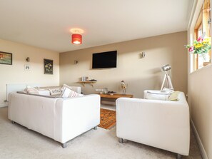 Cottage | Interior - Maple (Falmouth)