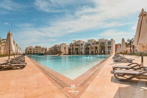 Outdoor pool - Kite & Beach Apartment in Mangroovy (El Gouna)