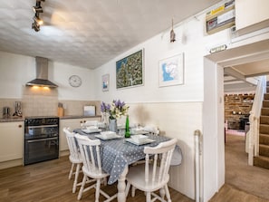 Cottage | Dining