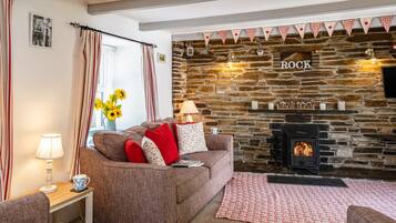 Cottage | Living area