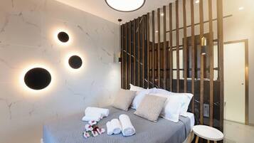 Presidential Suite (Zeus) | Premium bedding, down duvets, individually decorated