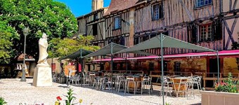 Le Chai self-catering cottage in the countryside 10 minutes from Bergerac town center