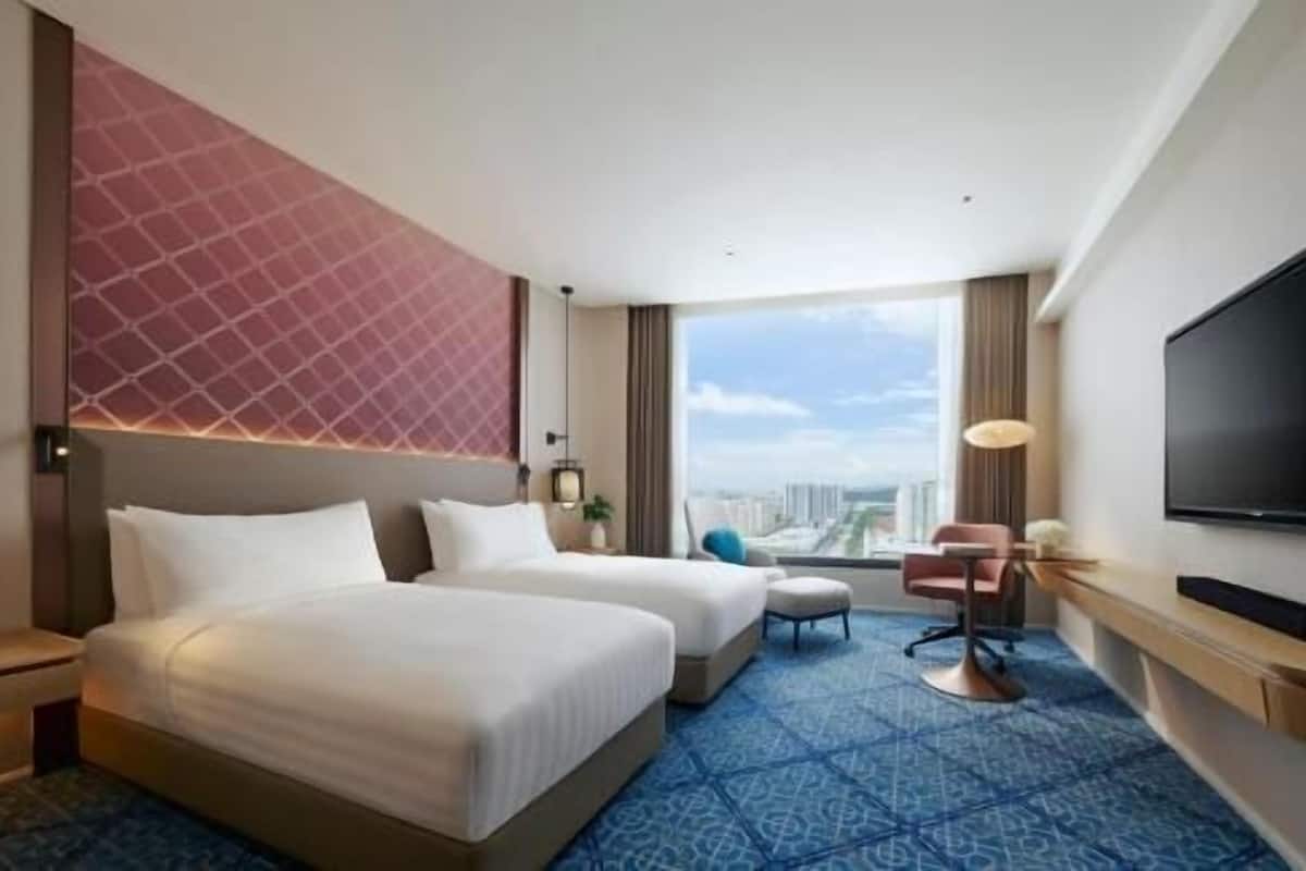 Allergikerbettwaren, Minibar, Zimmersafe, individuell eingerichtet