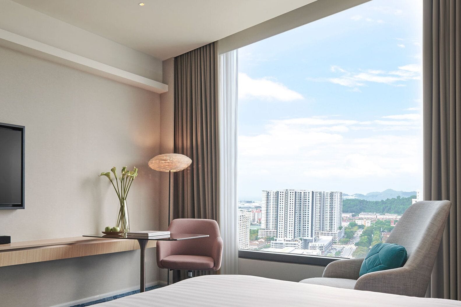 Hypo-allergenic bedding, minibar, in-room safe, individually furnished