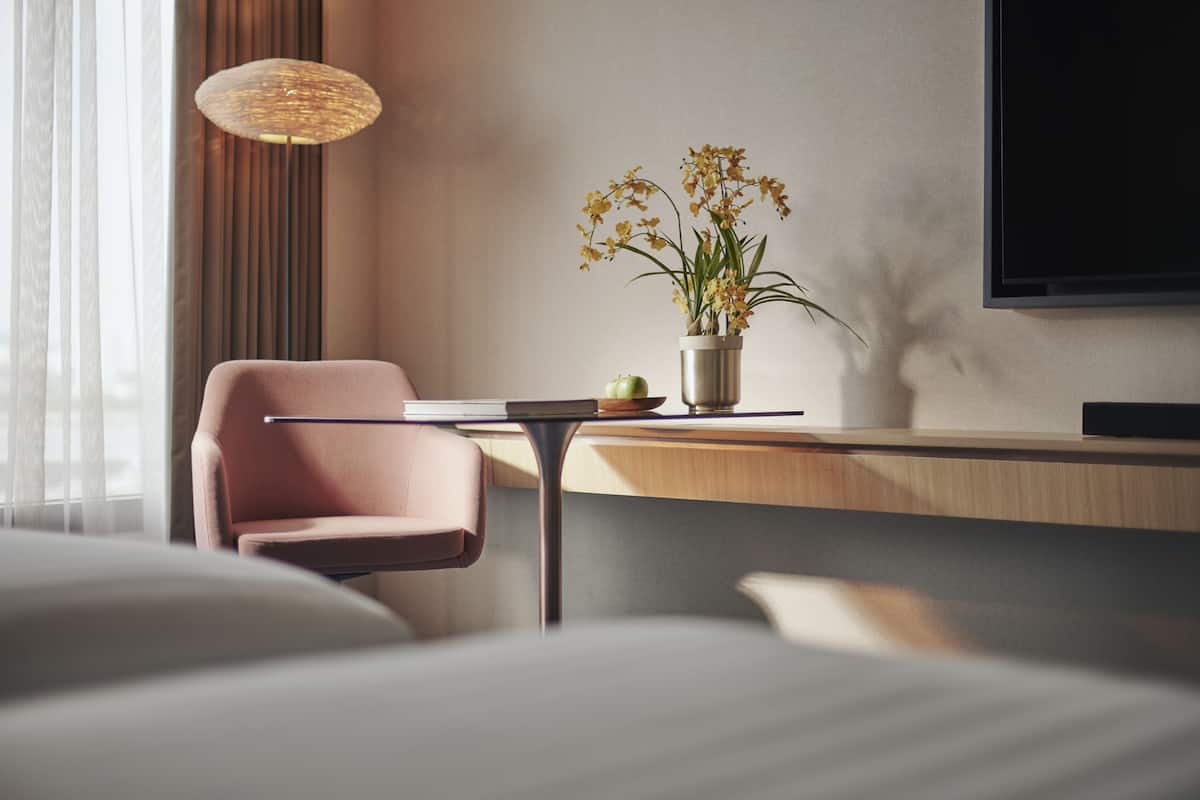 Allergikerbettwaren, Minibar, Zimmersafe, individuell eingerichtet