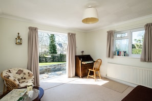 Cottage | Interior