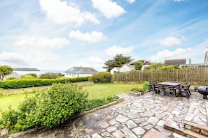 Cottage | Property grounds