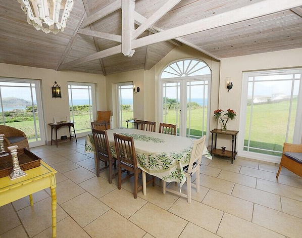 Cottage | Interior