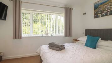 2 bedrooms, WiFi (free), individually decorated, individually furnished