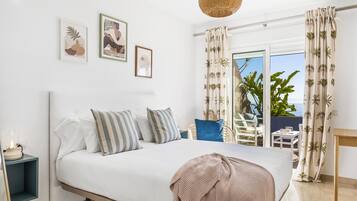 3 slaapkamers, een strijkplank/strijkijzer, internet, beddengoed