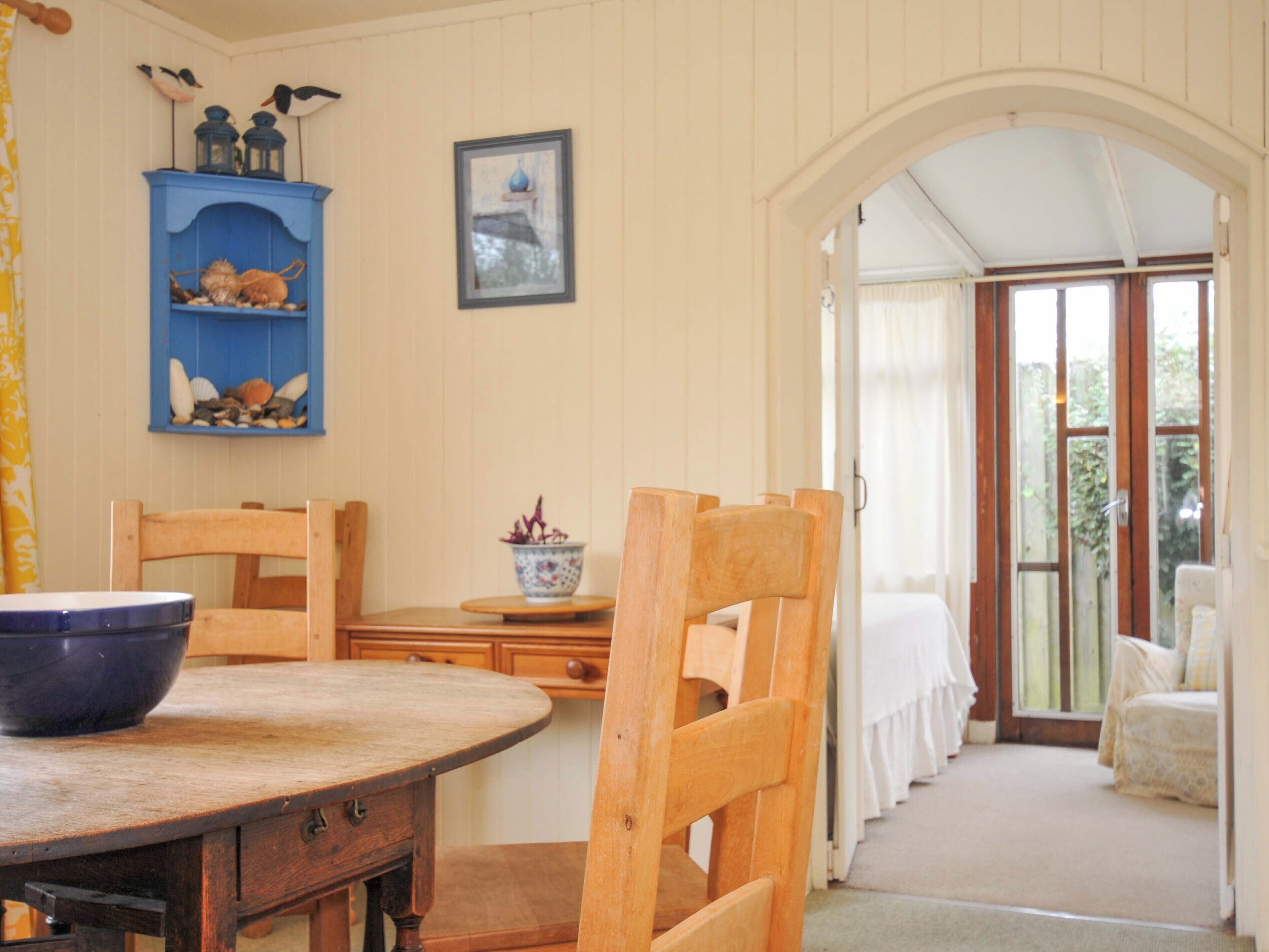Cottage | Dining