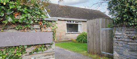 Cottage | Property grounds