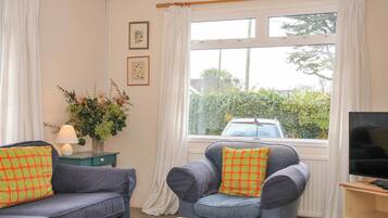 Cottage | Living area