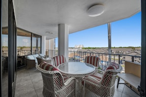 Outdoor dining - Gorgeous condo in Oceanfront Building + Free Attraction Tickets! (Myrtle Beach)