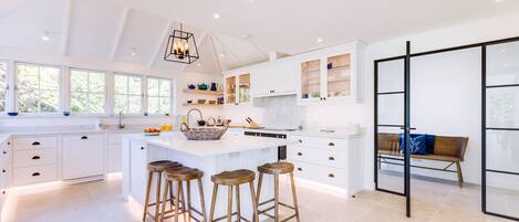 Casa de campo | Cocina privada | Refrigerador, lavavajillas y utensilios de cocina