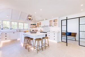 Cottage | Private kitchen | Fridge, dishwasher, cookware/dishes/utensils