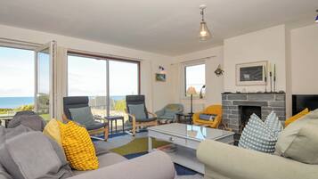 Cottage | Living area