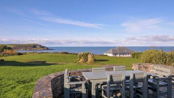 Cottage | Outdoor dining