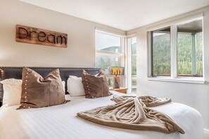 1 soverom, strykejern/-brett, reiseseng for barn og wi-fi (inkludert)