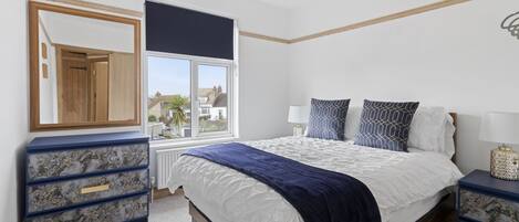 3 dormitorios, tabla de planchar con plancha, wifi gratis y ropa de cama