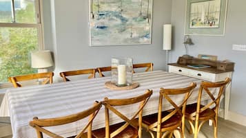 Cottage | Dining