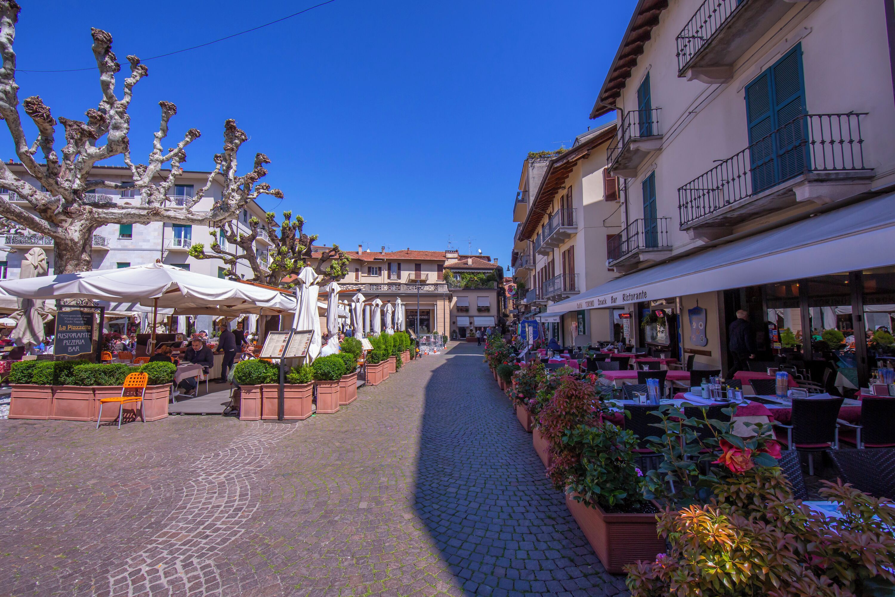 รับประทานอาหารกลางแจ้ง