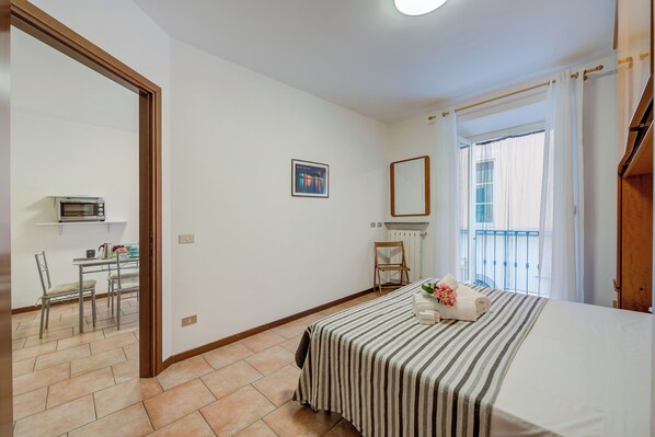 1 bedroom, WiFi, bed sheets