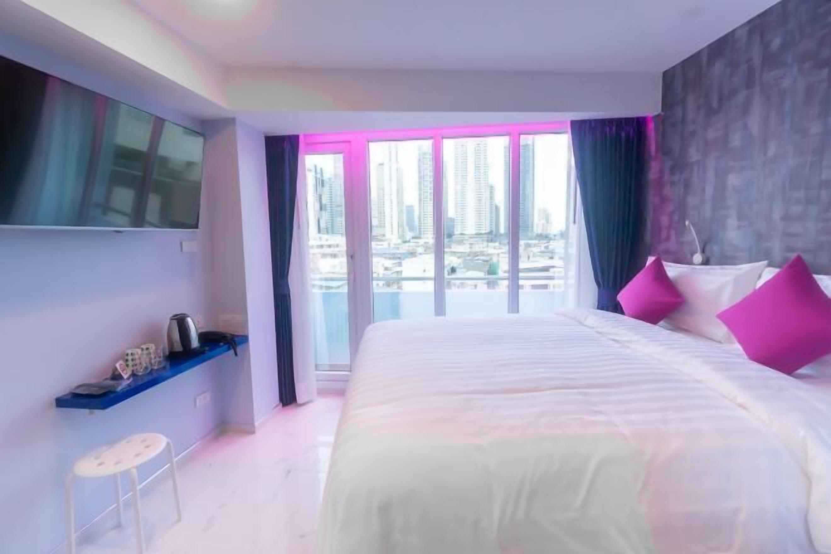 Luxe beddengoed, donsdekens, een minibar, een kluis op de kamer