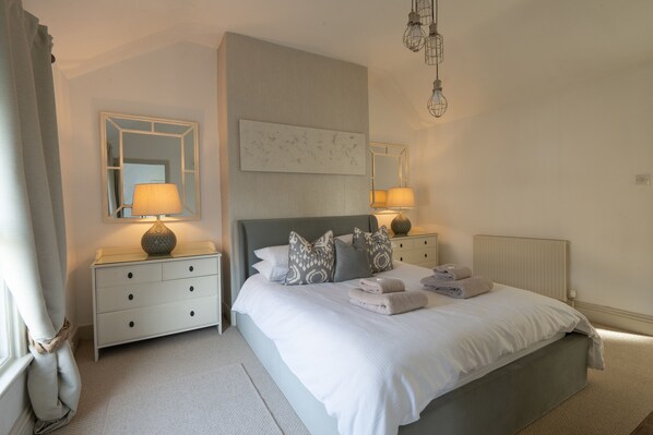 2 bedrooms, memory-foam beds, iron/ironing board, free WiFi