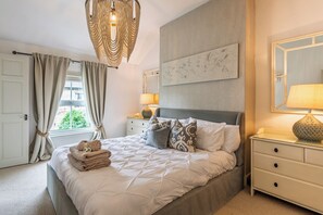 2 bedrooms, memory-foam beds, iron/ironing board, free WiFi