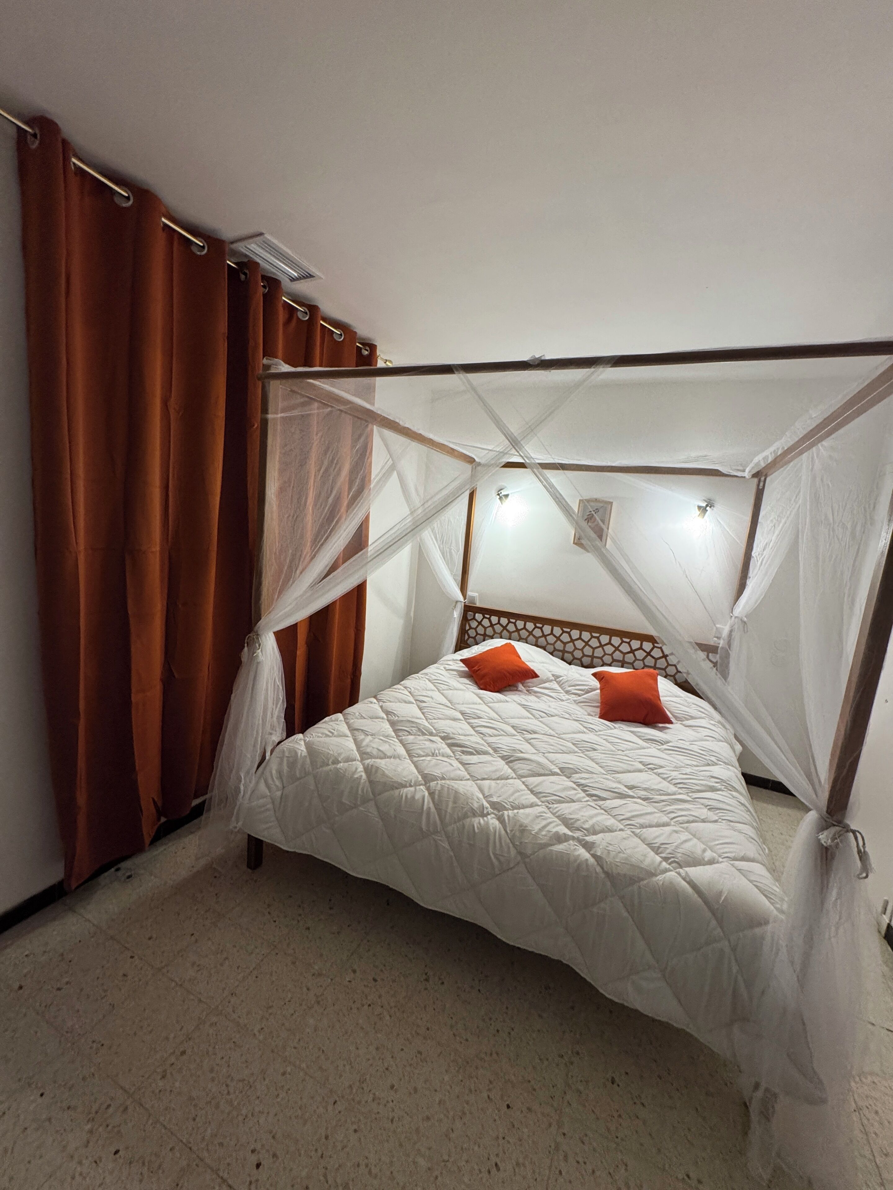 6 chambres, fer et planche à repasser, Wi-Fi gratuit, draps fournis