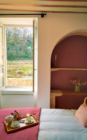 2 bedrooms, iron/ironing board, travel cot, free WiFi - Le Moulin de l'O Ecrin Bucolique au Centre de Semur en Auxois (Semur-en-Auxois)