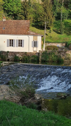 Exterior - Le Moulin de l'O Ecrin Bucolique au Centre de Semur en Auxois (Semur-en-Auxois)