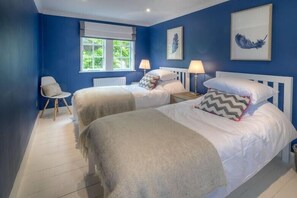 Cottage | 5 bedrooms, individually decorated, individually furnished, free WiFi - The Coach House (Pwllheli)