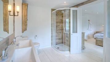 Cottage | Bathroom | Shower