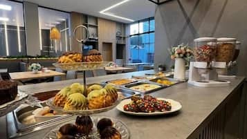 Free daily buffet breakfast