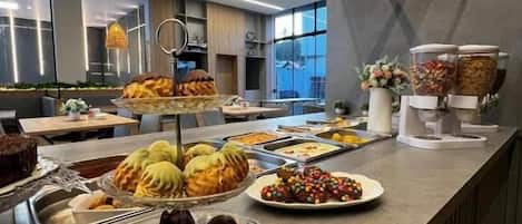 Desayuno bufé gratuito y diario
