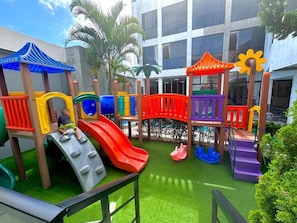 Außen-Kinderspielplatz