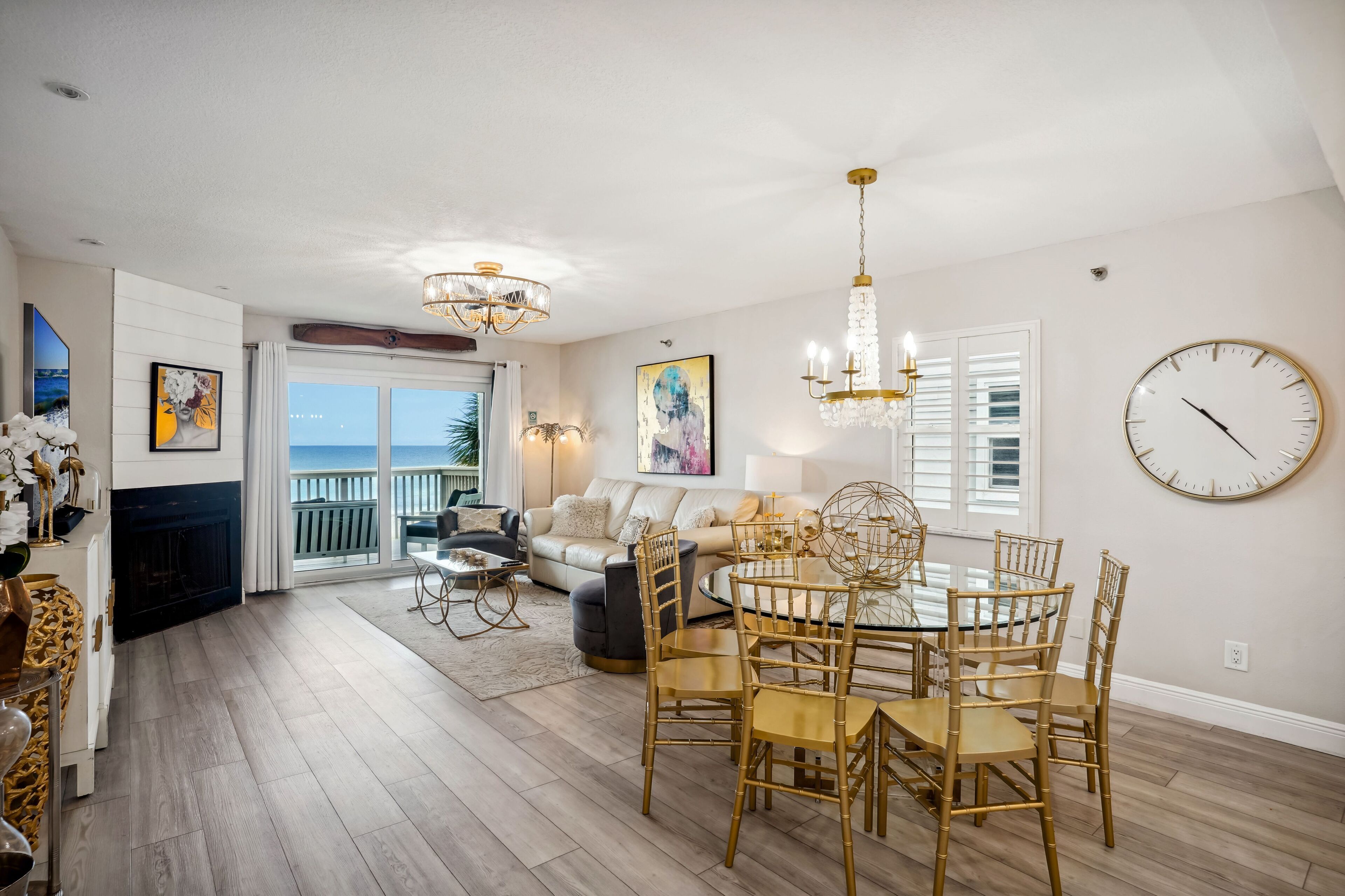 Pelican Pointe 5B Upscale with gorgeous panoramic views, perfect location!!