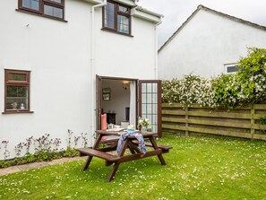 Cottage | Balcony