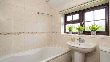 Cottage | Bathroom