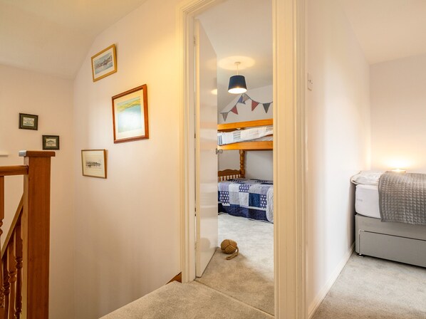 4 habitaciones, decoración personalizada y muebles diferentes