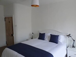 4 bedrooms, desk, iron/ironing board, travel cot