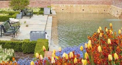 “Amazing large apartment” @ NO4 HIGH STREET