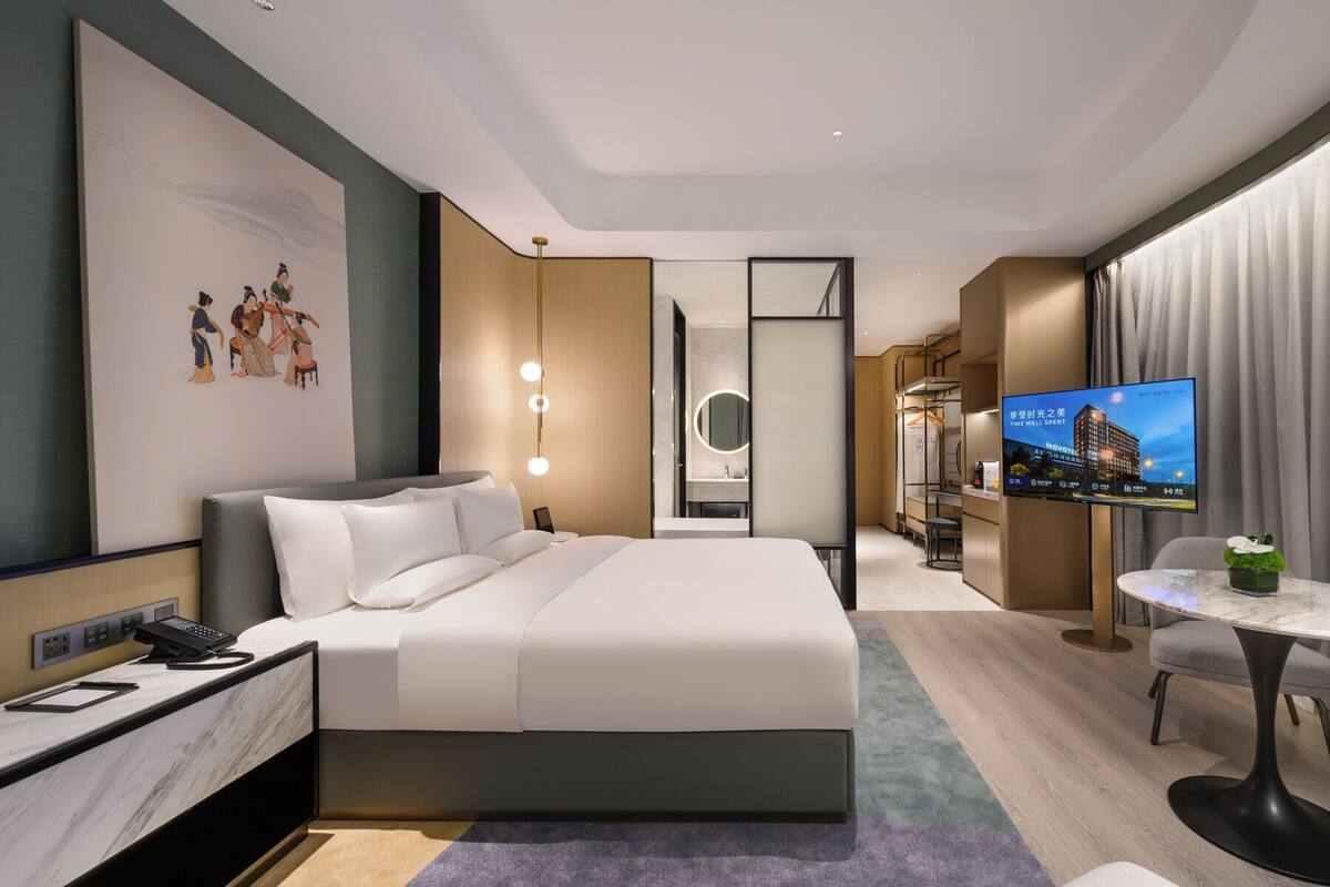 Deluxe Room, 1 King Bed