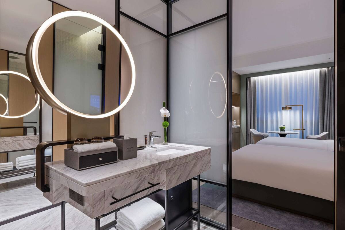 Superior Room, 2 Twin Beds | 1 bedroom, premium bedding, minibar, in-room safe