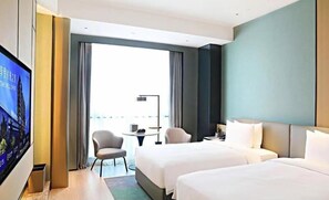 1 bedroom, premium bedding, minibar, in-room safe