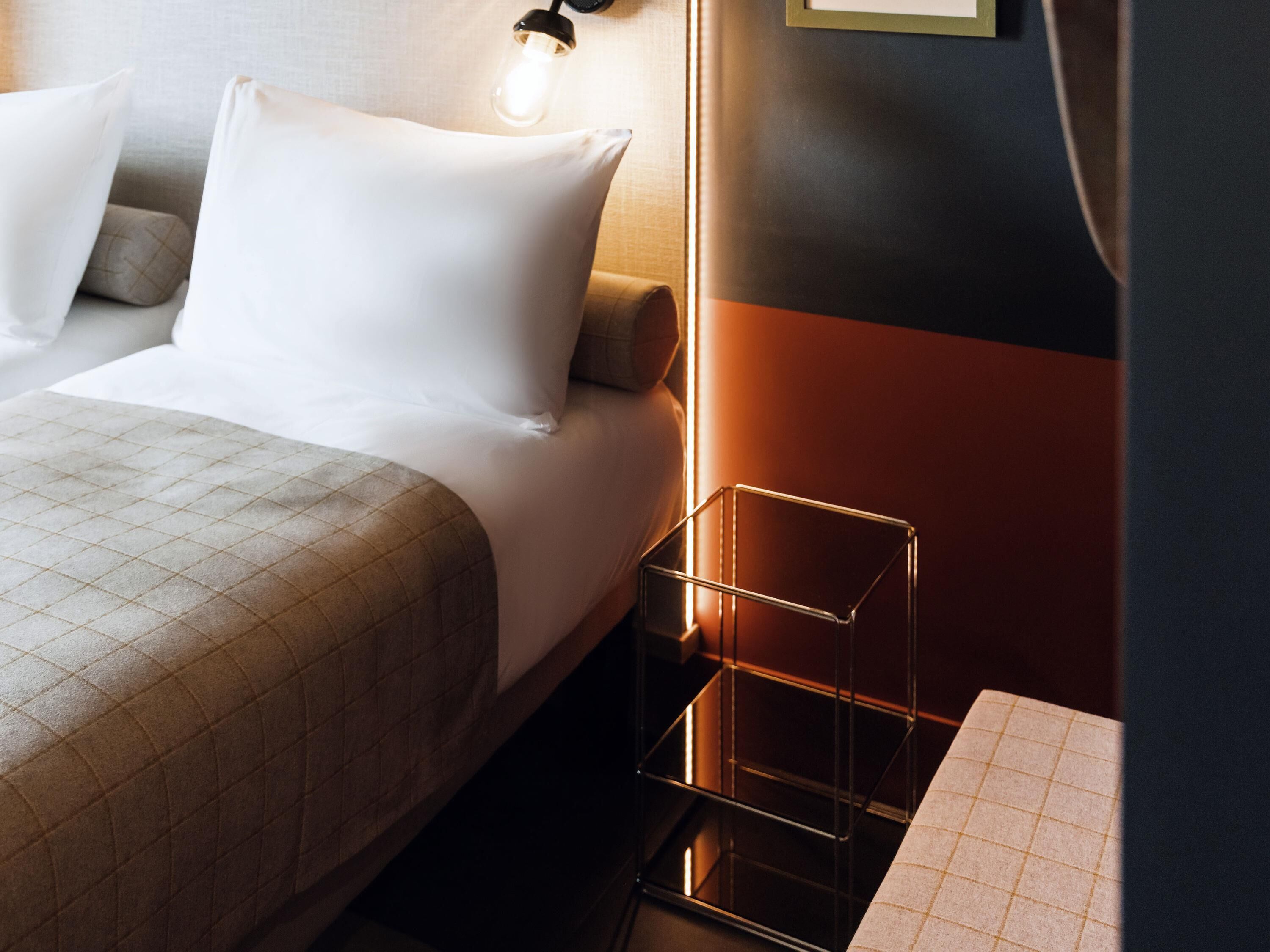 标准房, 3 张单人床 | 高档床上用品、办公桌、遮光窗帘、隔音