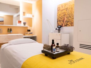 Couples treatment room(s), sauna, hot tub, steam room - Palazzo Tirso Cagliari Mgallery (Cagliari)